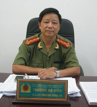 GS.TS Trương Công Am, trưởng bộ môn Tâm Lý học tội phạm, học viên An ninh nhân dân